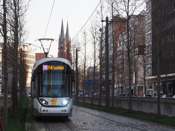 202503-Stad-02